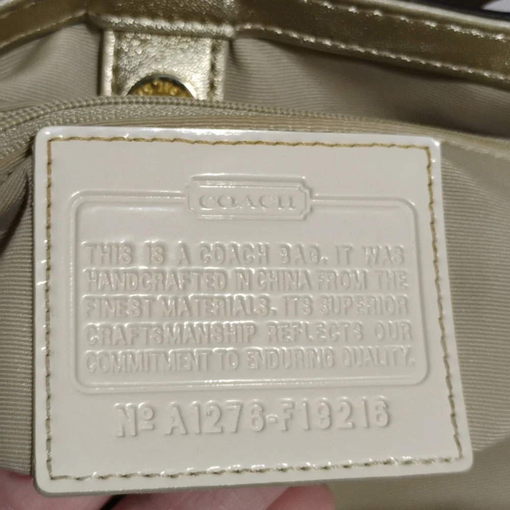 SALE! Coach Twist Lock 3 Compartment Vintage Shoulder Bag W Hangtags & Scarf - Picture 13 of 15
